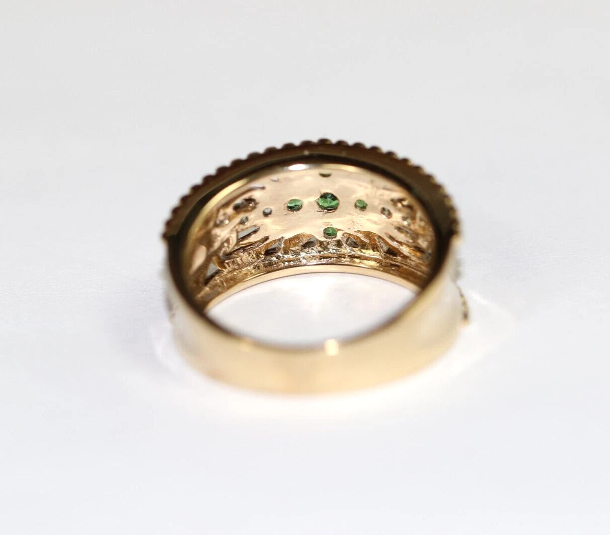 Tsavorite - Color Change Garnet - yellow gold plated ring