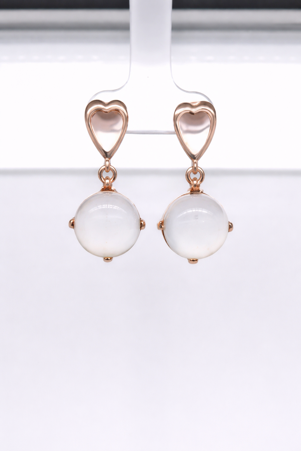 Attractive Moonstone Earring
