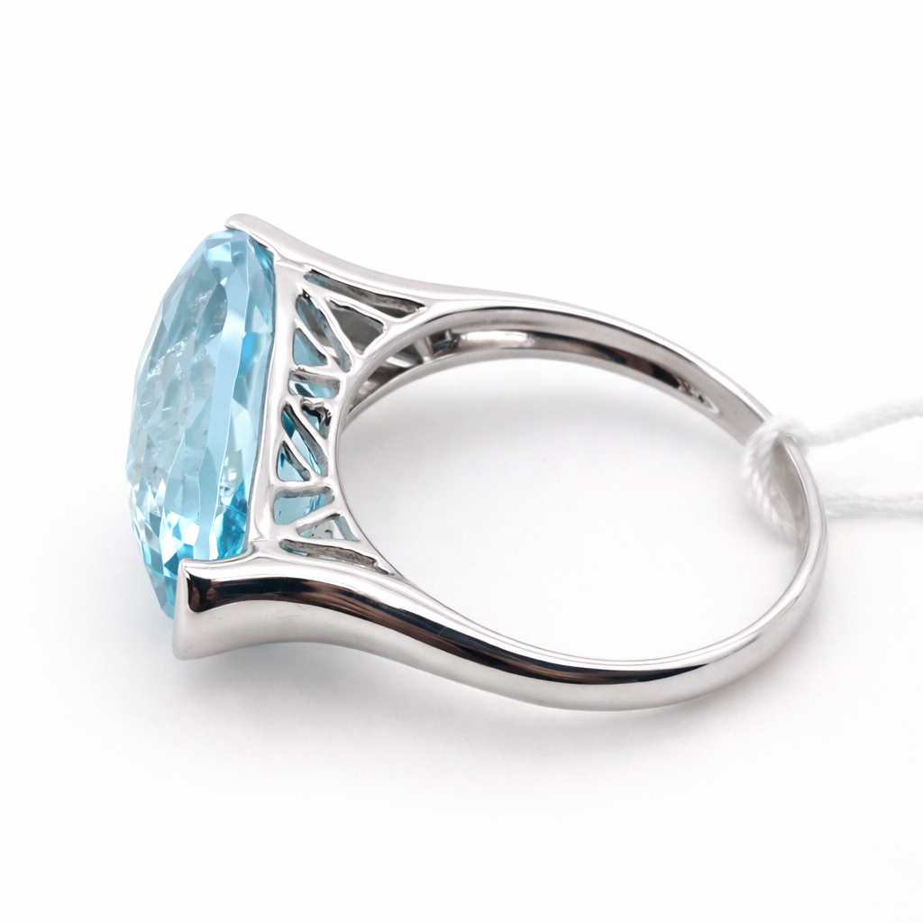 925 Sky Blue Topaz Ring