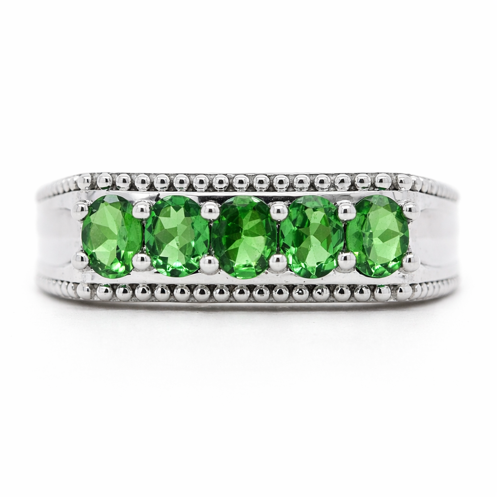 Attractive Tsavorite Silver Ring