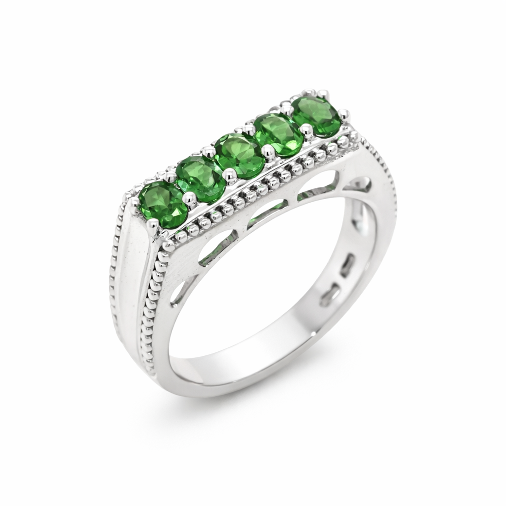 Attractive Tsavorite Silver Ring