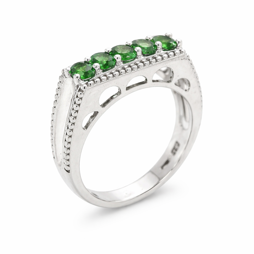 Attractive Tsavorite Silver Ring