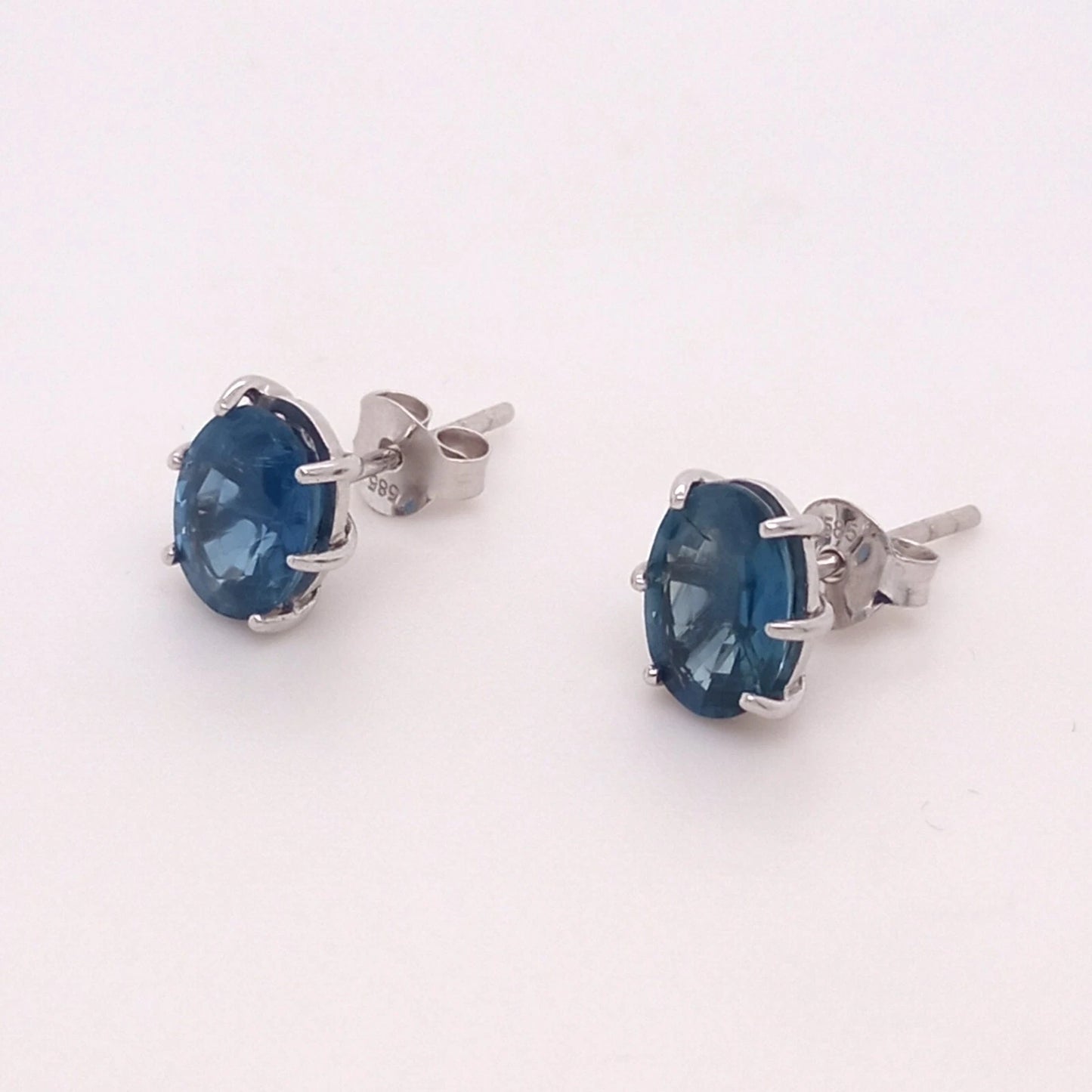 14K WHITE GOLD BLUE SAPPHIRE OVAL STUD EARRING 8x6, 2DOT66 CTS, HEAVY PUSH BACK
