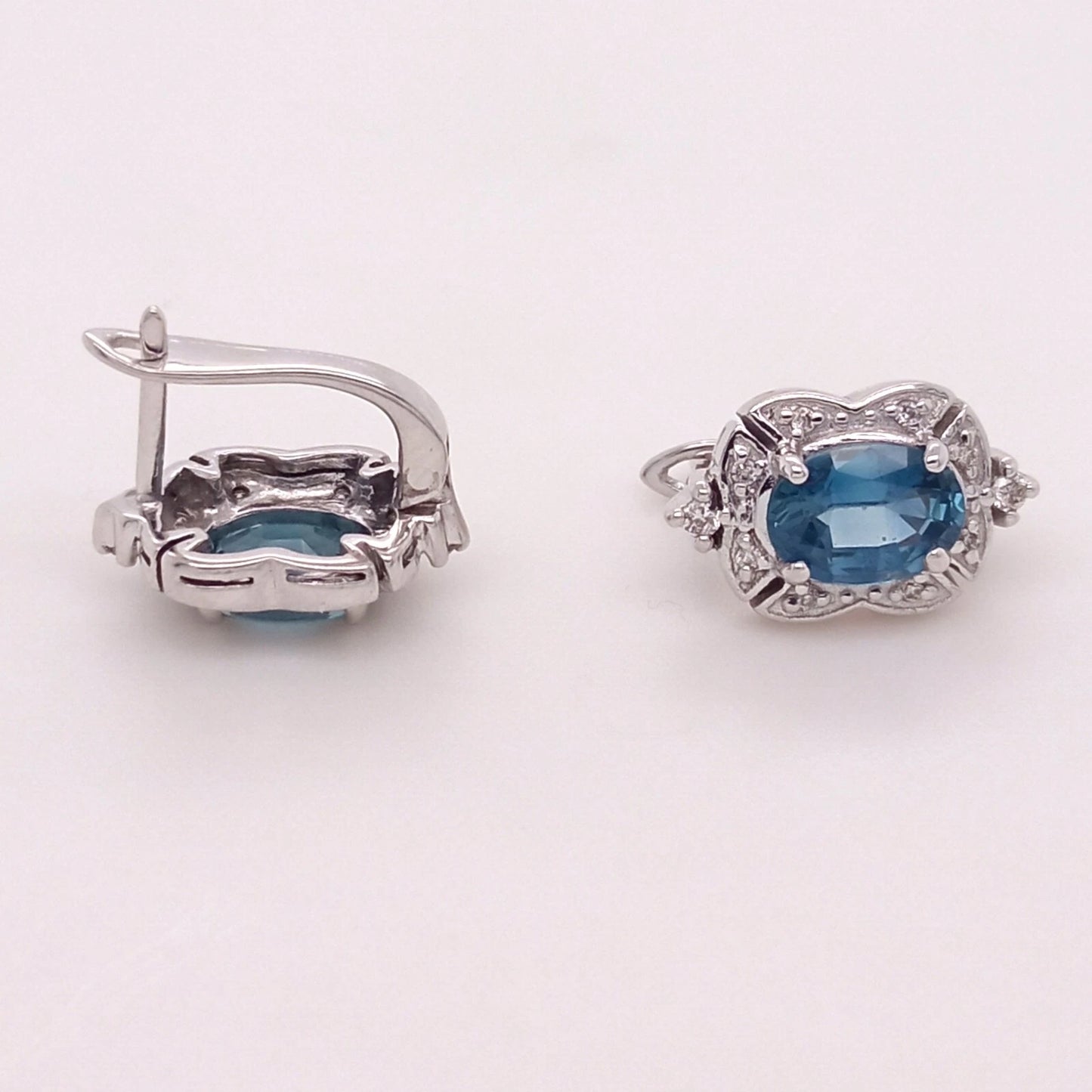 14K GOLD OVAL BLUE SAPPHIRE EARRING