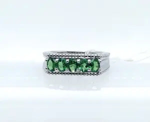Ring-Attractive Tsavorite Silver Ring